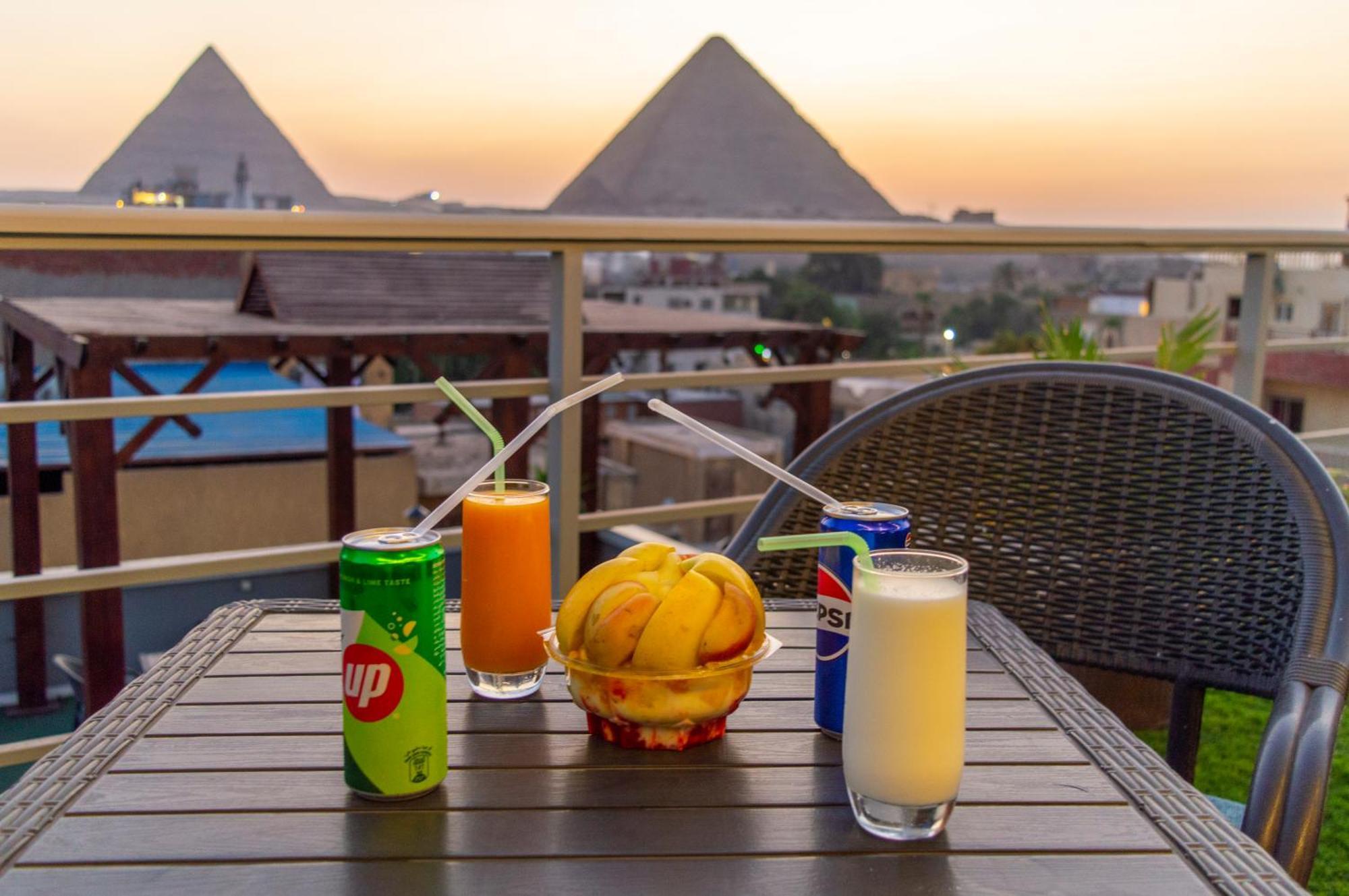 The Pyramids Gate Inn Kafrat al Jabal Bagian luar foto