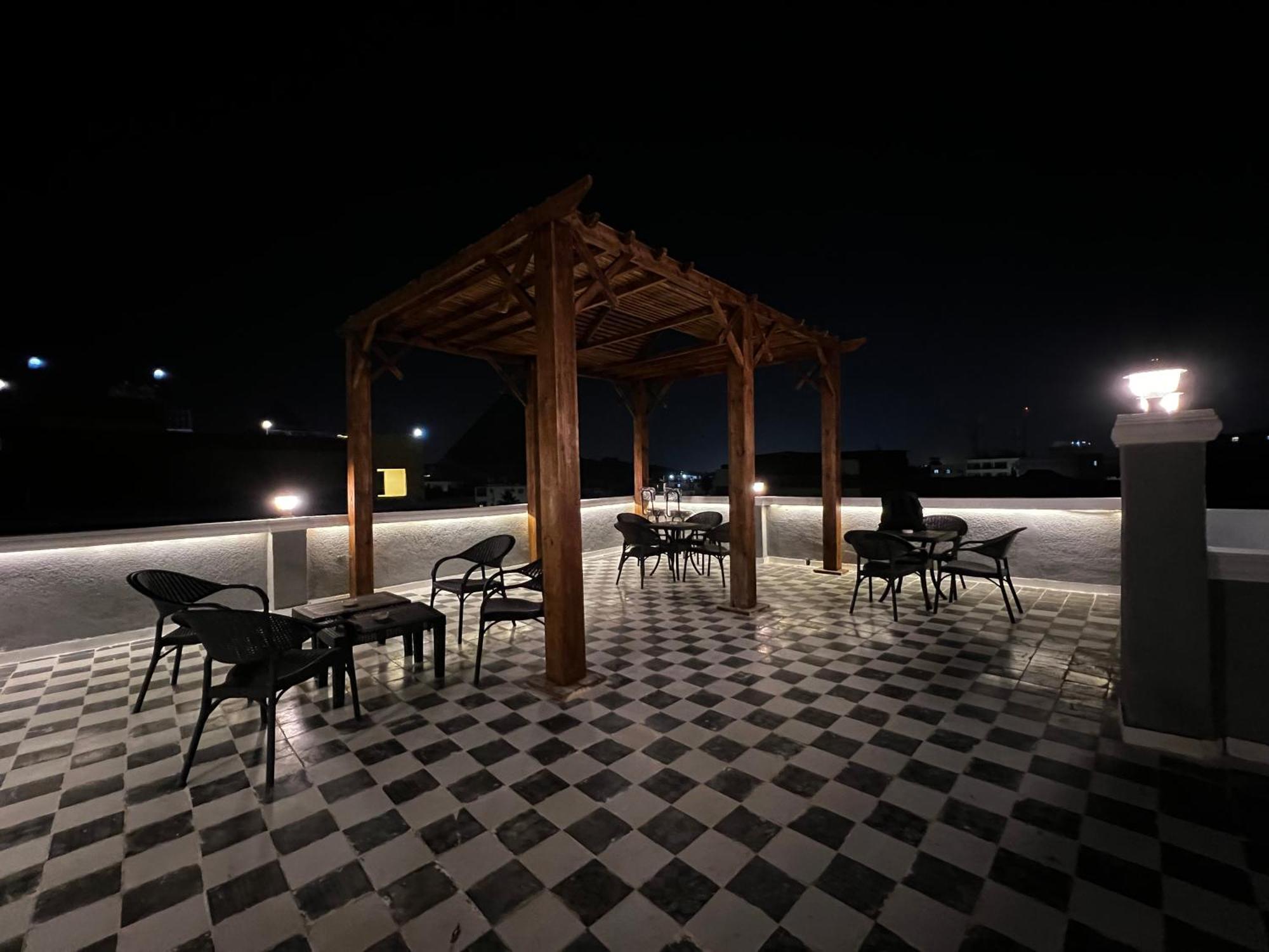 The Pyramids Gate Inn Kafrat al Jabal Bagian luar foto
