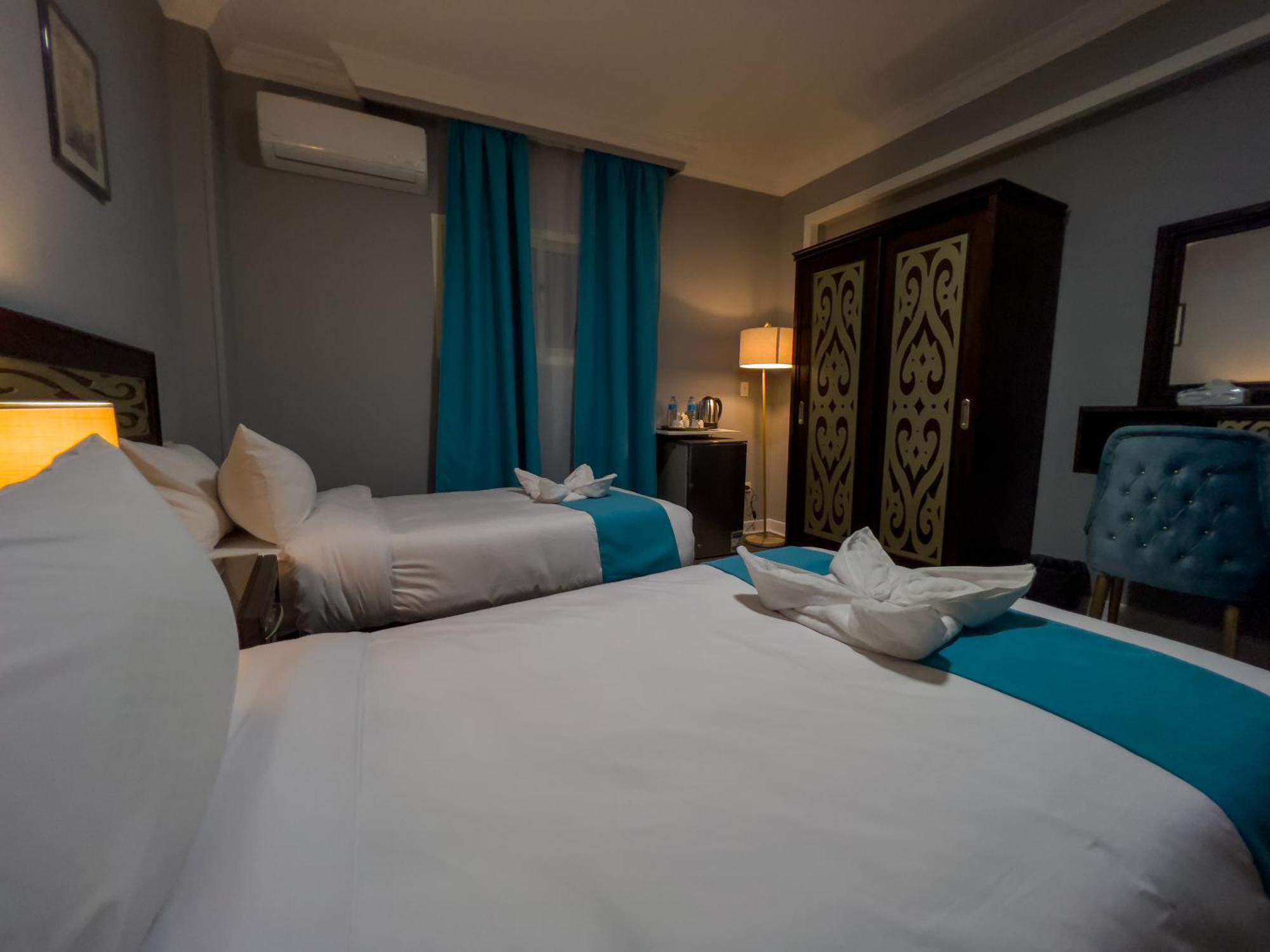 The Pyramids Gate Inn Kafrat al Jabal Bagian luar foto