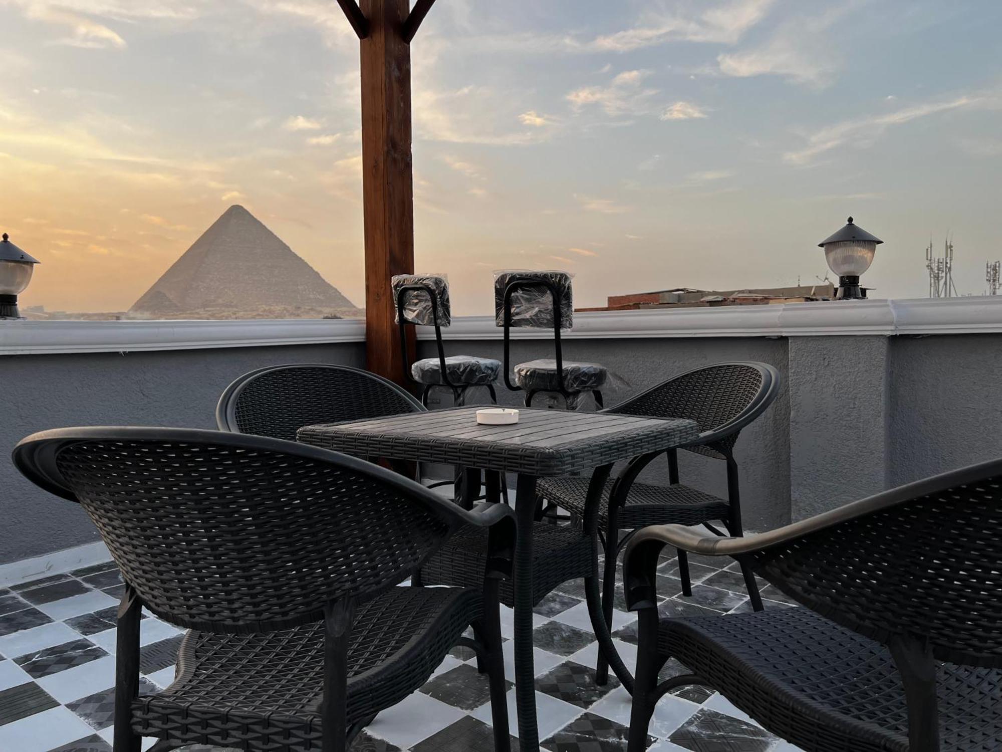 The Pyramids Gate Inn Kafrat al Jabal Bagian luar foto